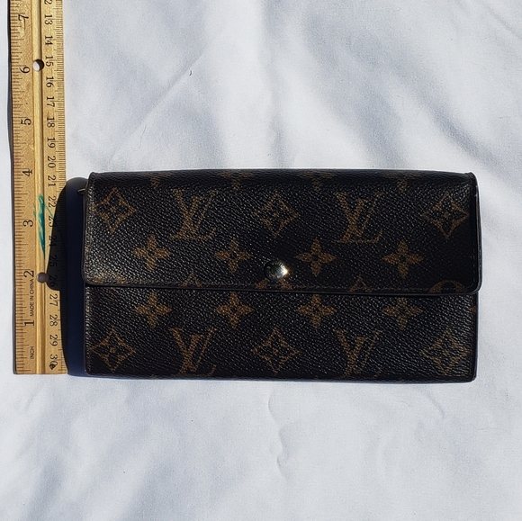 Vintage Louis Vuitton monogram wallet - Picture 2 of 11